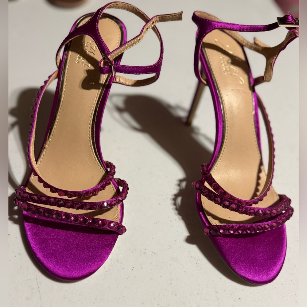 Jewel Badgley Mischka Rare pink with pink crystals size 8